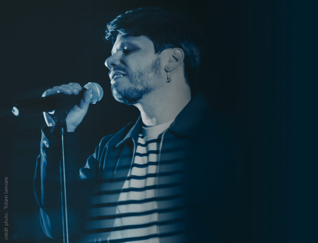 Marin Marceau sur scène
En concert à Villeveyrac
Crédit photo : Yolan Lemaire